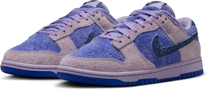 Dunk Low SE Basketball Sneaker