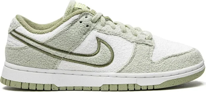 Dunk Low SE "Fleece Pack