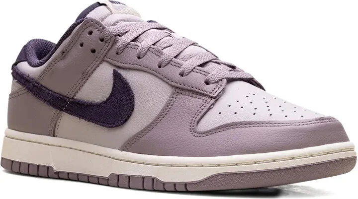 Dunk Low SE "Light Violet Ore" sneakers - Image 2
