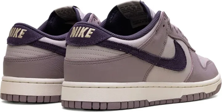 Dunk Low SE "Light Violet Ore" sneakers - Image 3