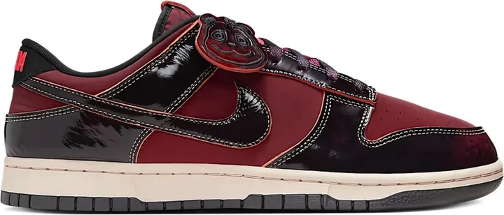 Dunk Low SE "Red Panda" sneakers