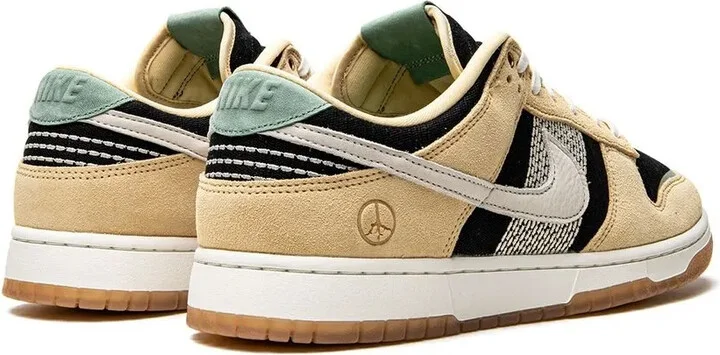 Dunk Low SE "Rooted In Peace" sneakers - Image 3