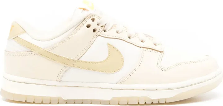 Dunk Low sneakers