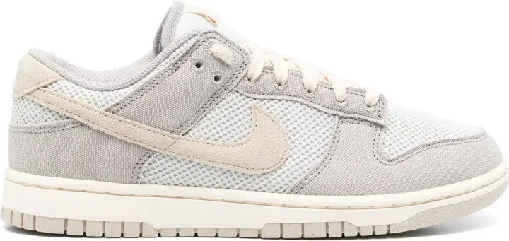 Dunk Low sneakers