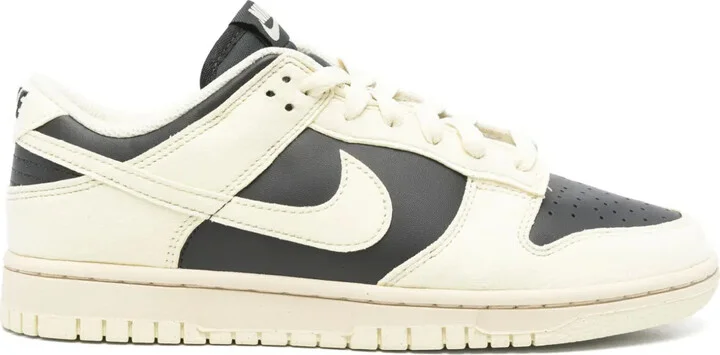 Dunk Low sneakers
