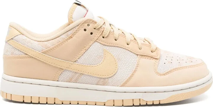 Dunk Low sneakers