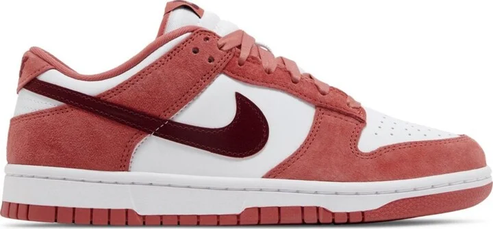 Dunk Low Valentine's Day (2024) (Women's)