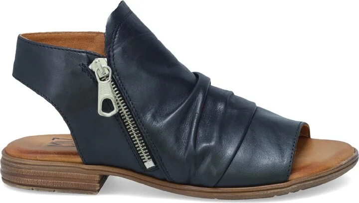Dylan Sandal - Image 3