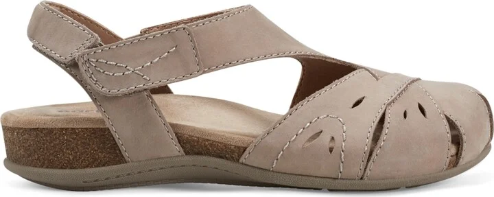 Earth Women's Birdine Cutout Flat Slingback Sandals - Image 2