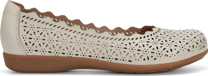 Earth Women's Bria Casual Flat - Image 2