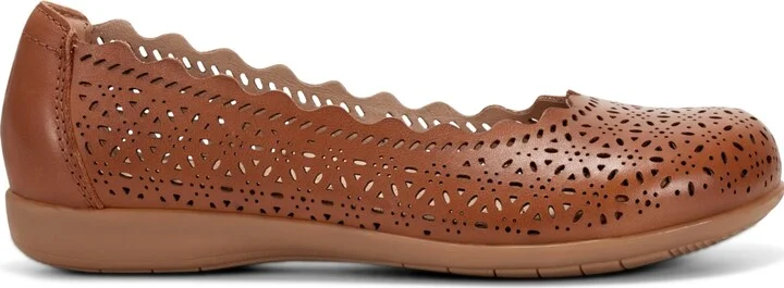 Earth Women's Bria Casual Flat - Image 6
