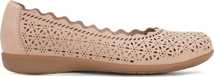 Earth Women's Bria Casual Flat - Image 10