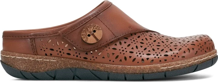 Earth Women's Erinn Cutout Slip-On Clogs - Image 7