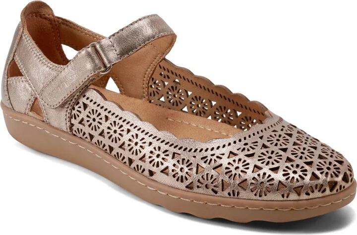 Earth Women's Lady Perforated Mary Jane Flats