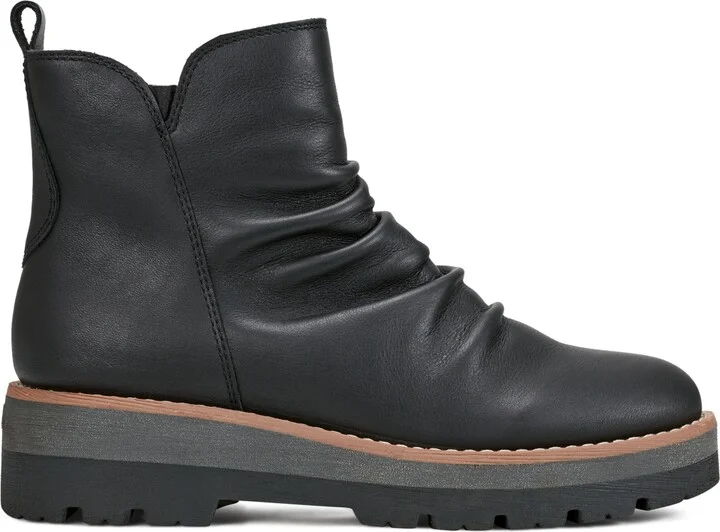 Earth Women's Yonder Waterproof Ruched Lug Sole Booties - Image 6