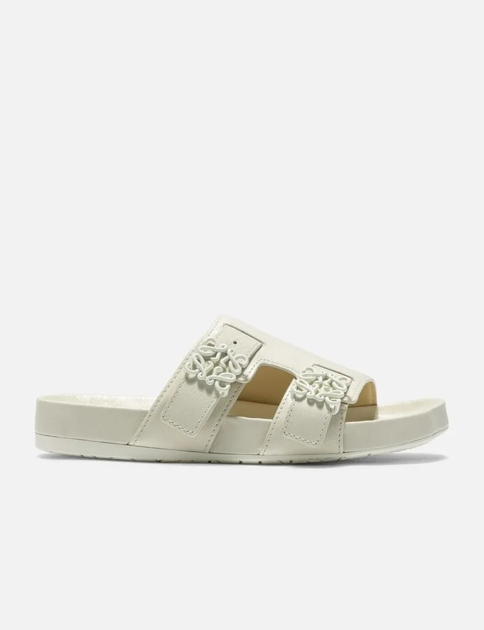 White > 白色 > 화이트 > ホワイト