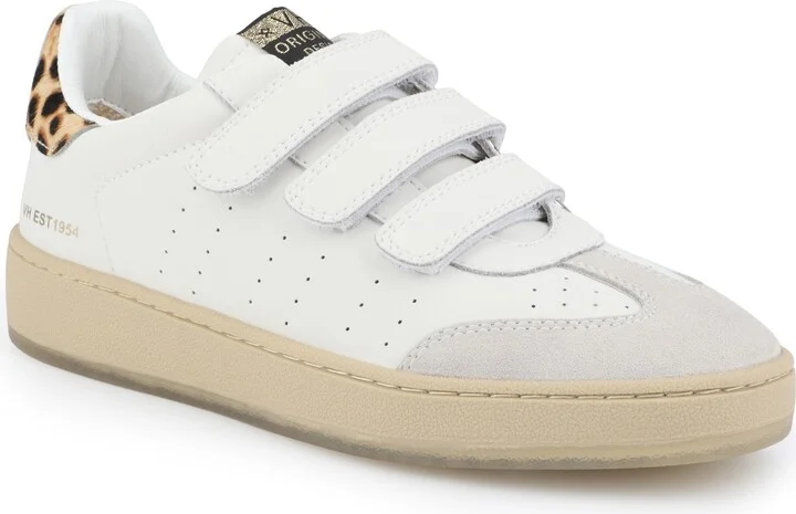 Ease Sneaker