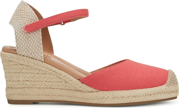 Easy Spirit Women's Makaylie Closed Toe Wedge Sandals - Image 2