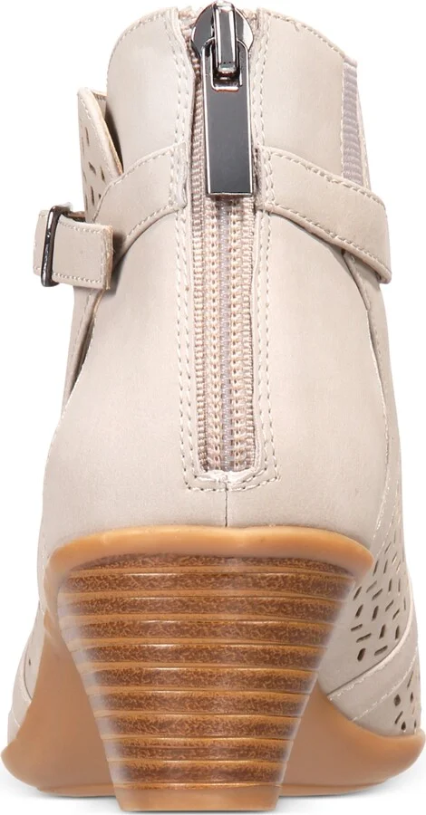 Easy Street Carrigan Sandals - Image 3