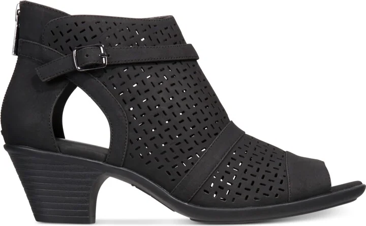 Easy Street Carrigan Sandals - Image 10
