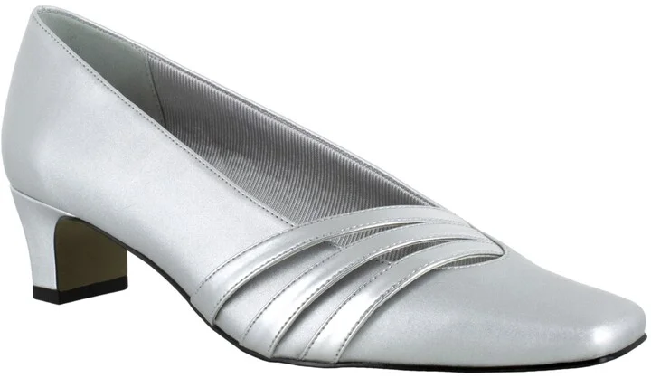 Easy Street Entice Squared toe Pumps