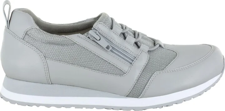 Easy Street McKinley Women's Slip Resistant Oxfords - Image 11