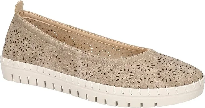 Easy Street Nitza Women's Flat Shoes Natural : 7 M (B), Leather