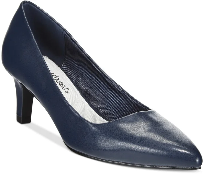 Easy Street Pointe Pumps