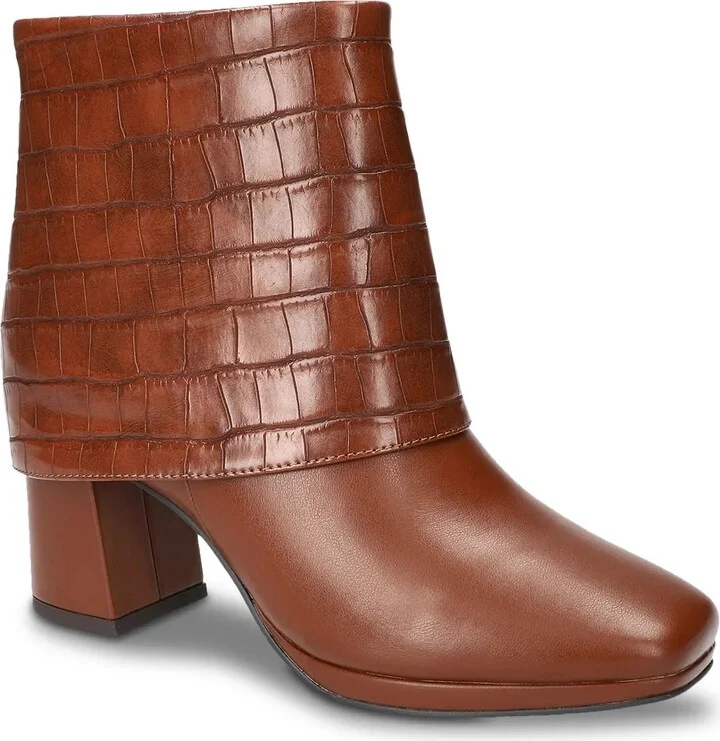 Tan Croc Print
