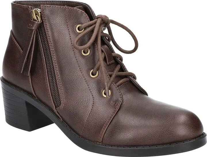 Easy Street Women's Becker Ankle Boot