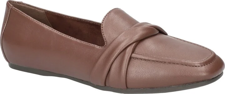 Easy Street Women's Betty Square Toe Flats