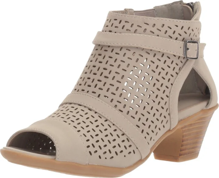 Easy Street Women's Carrigan Ankle Boot
