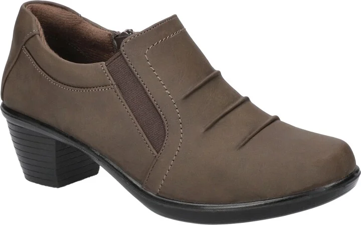 Easy Street Women's Chipper Comfort Shooties