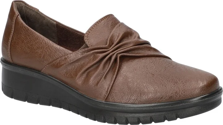 Easy Street Women's Faith Comfort Slip-On Flats