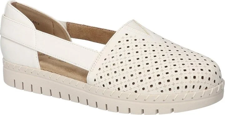 Easy Street Women's Fedra Sneaker