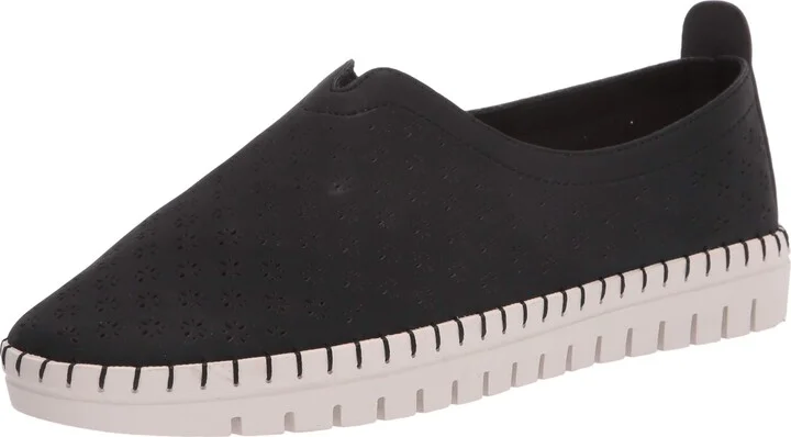 Easy Street Women's Flat Sneaker