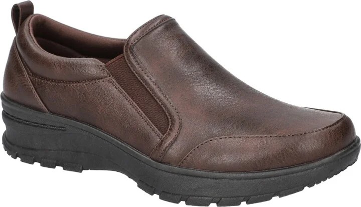 Easy Street Women's Garland Slip Resistant Flats