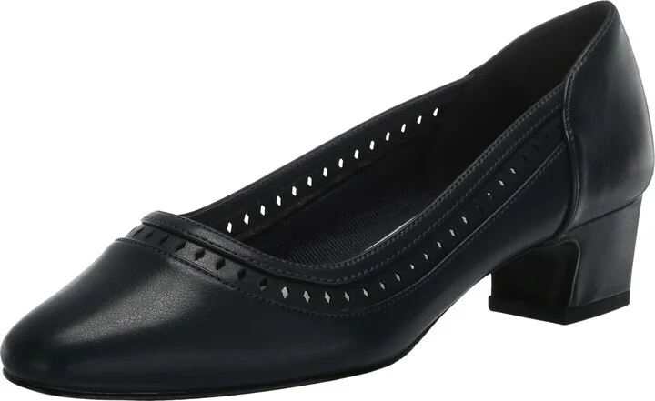 Easy Street Women's Giana Pump