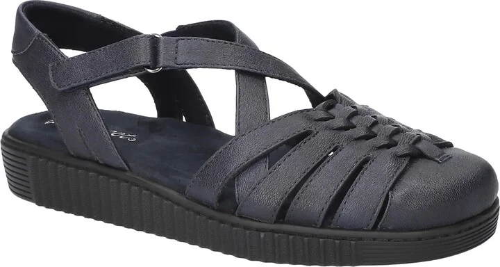 Easy Street Women's Hue Round Toe Flats