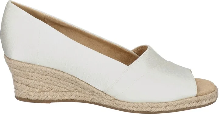 Easy Street Women's Jasper Super Flex Espadrille Sandals - Image 6