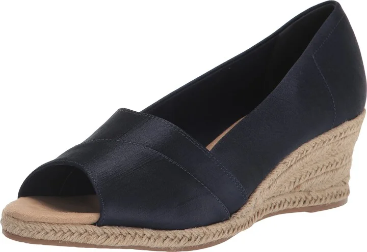 Easy Street Women's Jasper Wedge Sandal