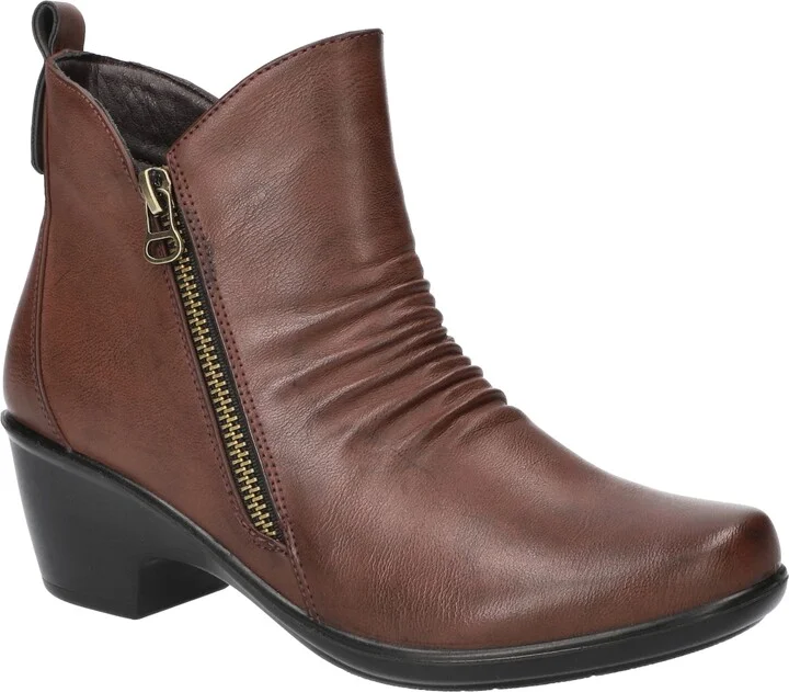 Easy Street Women's Jeanie Ankle Zipper Boots