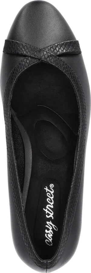Easy Street Women's Kata Round-Toe Slip-On Pumps - Image 4