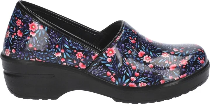 Easy Street Women's Lyndee Slip Resistant Clogs - Image 7