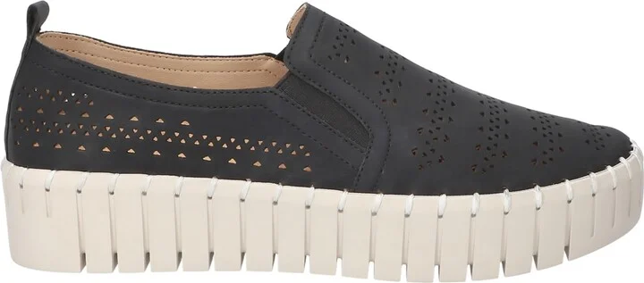 Easy Street Women's Peppy Slip-On Platform Sneakers - Image 7