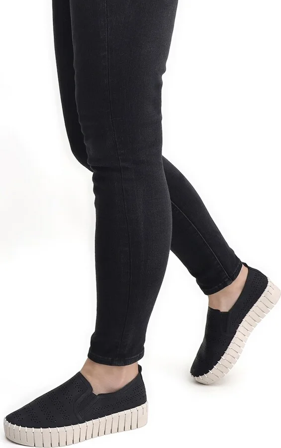 Easy Street Women's Peppy Slip-On Platform Sneakers - Image 11