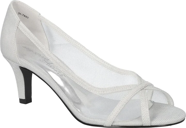 Easy Street Women's Picaboo Pump