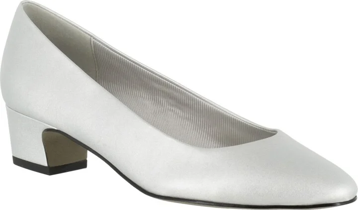 Easy Street Women's Prim Kitten Heel Pumps