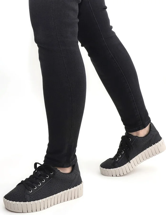 Easy Street Women's Retta Comfort Platform Sneakers - Image 6