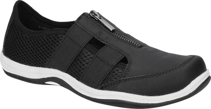 Easy Street Women's Sport Yareli Flats